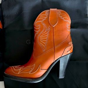 Cowboy chic Givenchy booties